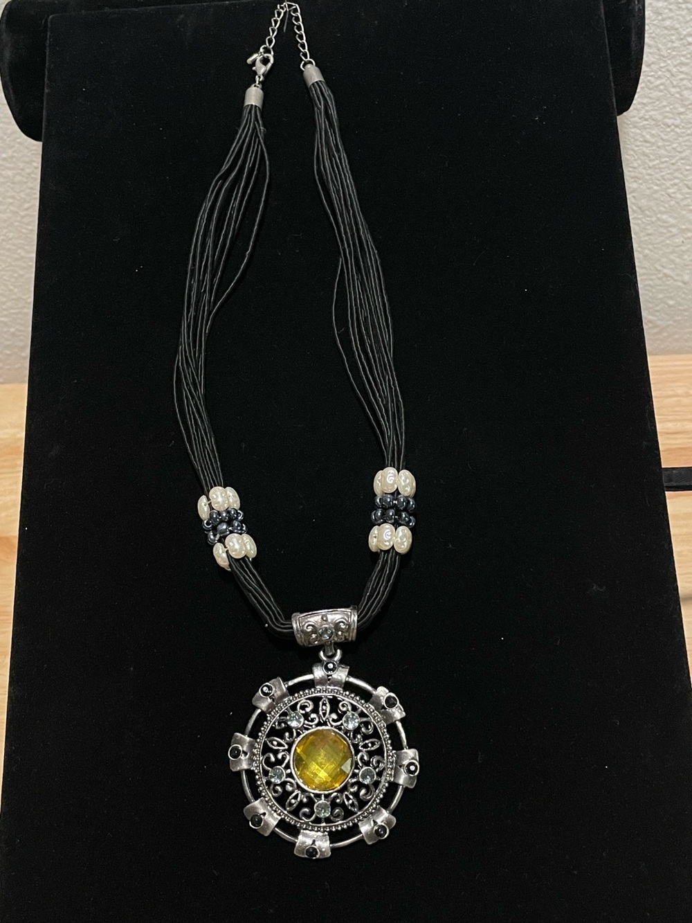 ❤️‍🔥3/$27❤️‍🔥Necklace - Gold Medallion Style